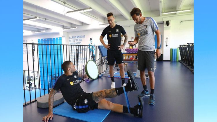 Andrea Belli con Mauro Icardi e Lautaro Martinez (foto Claudio Villa)